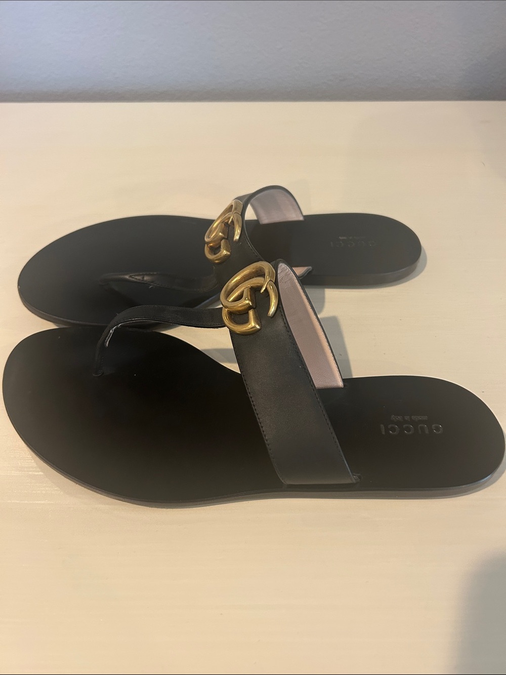 Gucci Black Leather Sandals with Gold Double-G Logo - Picture 2 of 5